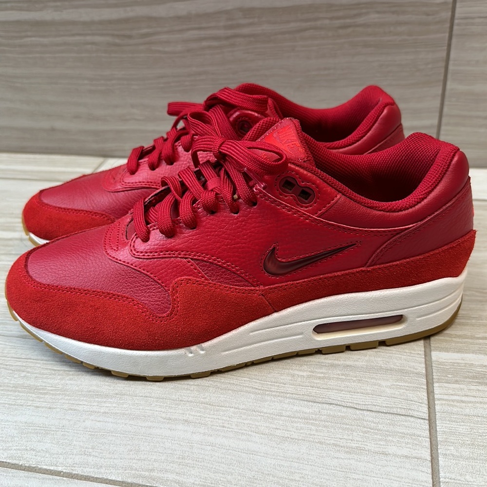 Red Air Max - Picture 5 of 10